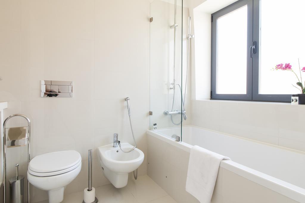 Joivy Lux And Spacious 1Br Home With Huge Terrace, 5Mins To Academy Of Sciences Lisboa Habitación foto