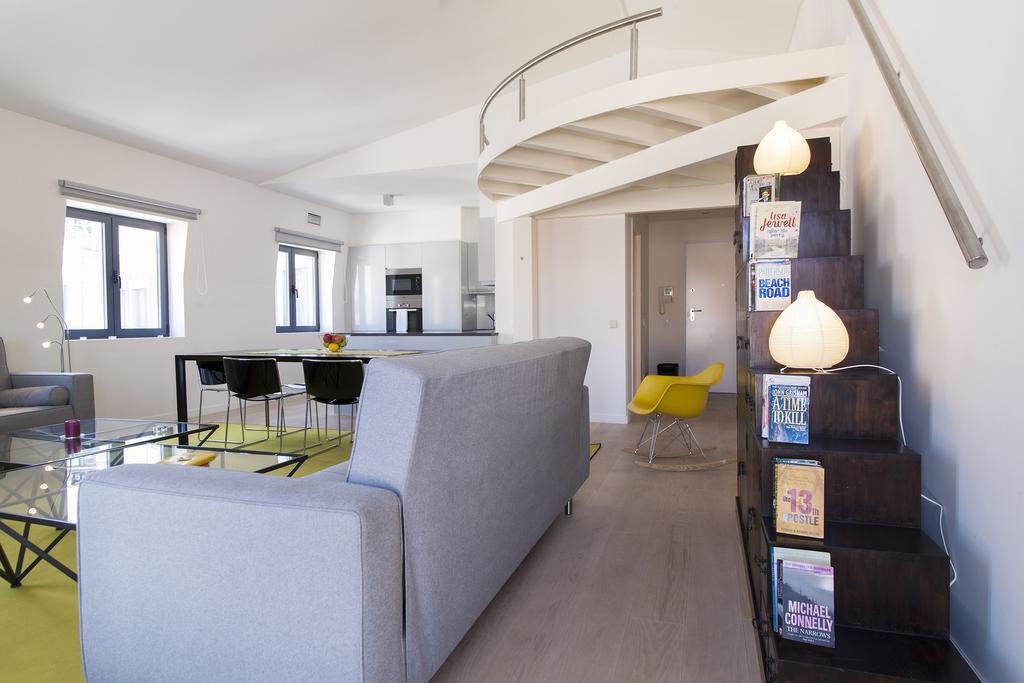 Joivy Lux And Spacious 1Br Home With Huge Terrace, 5Mins To Academy Of Sciences Lisboa Habitación foto