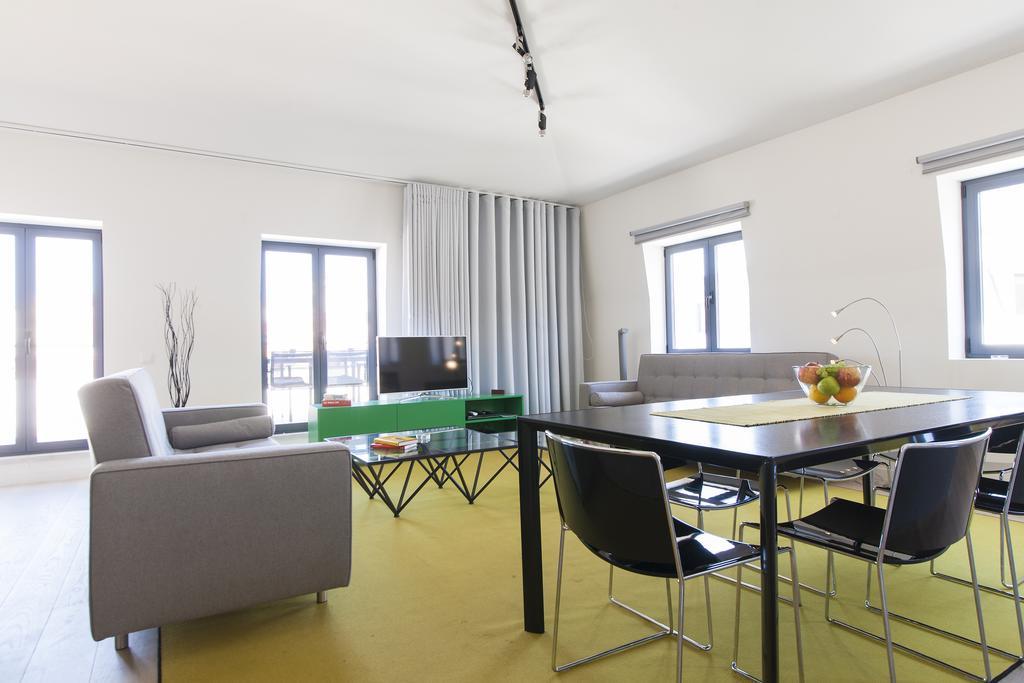 Joivy Lux And Spacious 1Br Home With Huge Terrace, 5Mins To Academy Of Sciences Lisboa Habitación foto